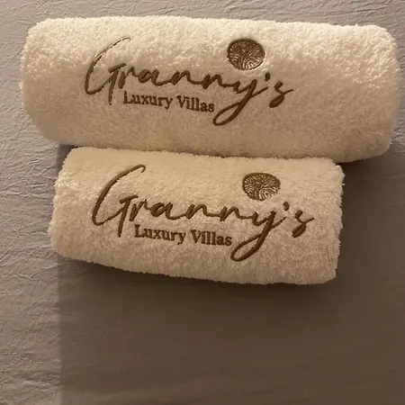 Grannys Villas Finiki Exterior photo