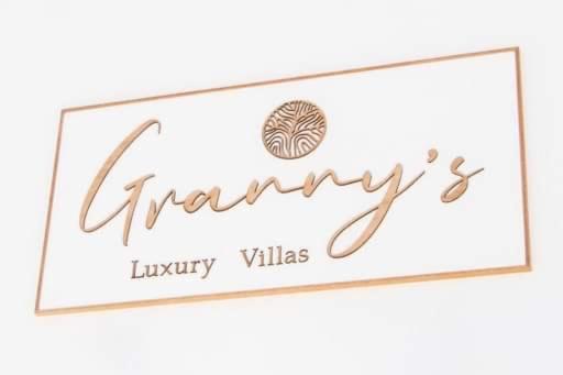 Villa Grannys Foinikion